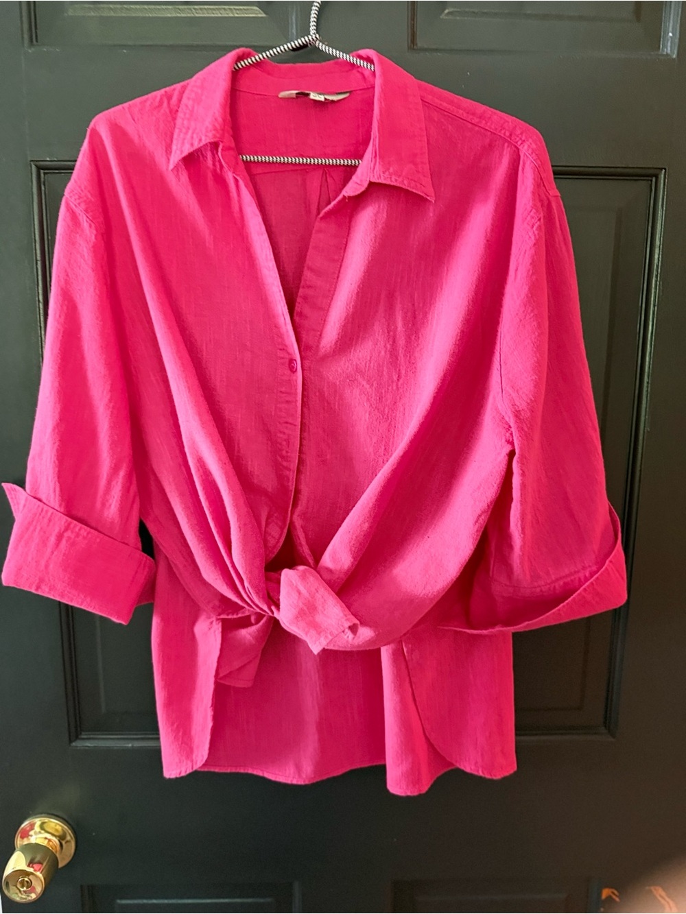 Bright Pink Women's Button-Front Shirt - Unknown Brand from Portugal - Picture 6 of 7